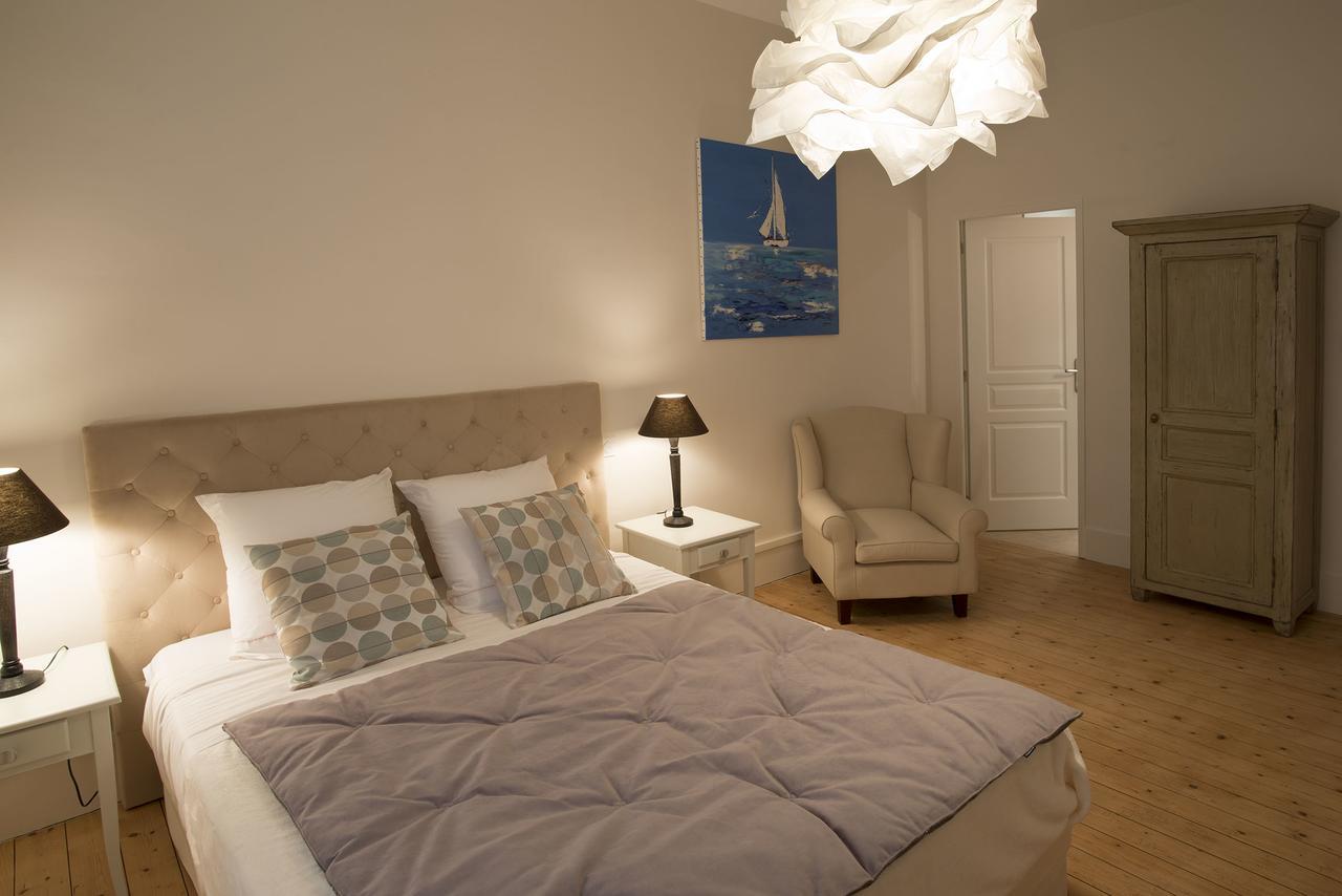 Le Cercle Chambres Climatisees Coligny 외부 사진