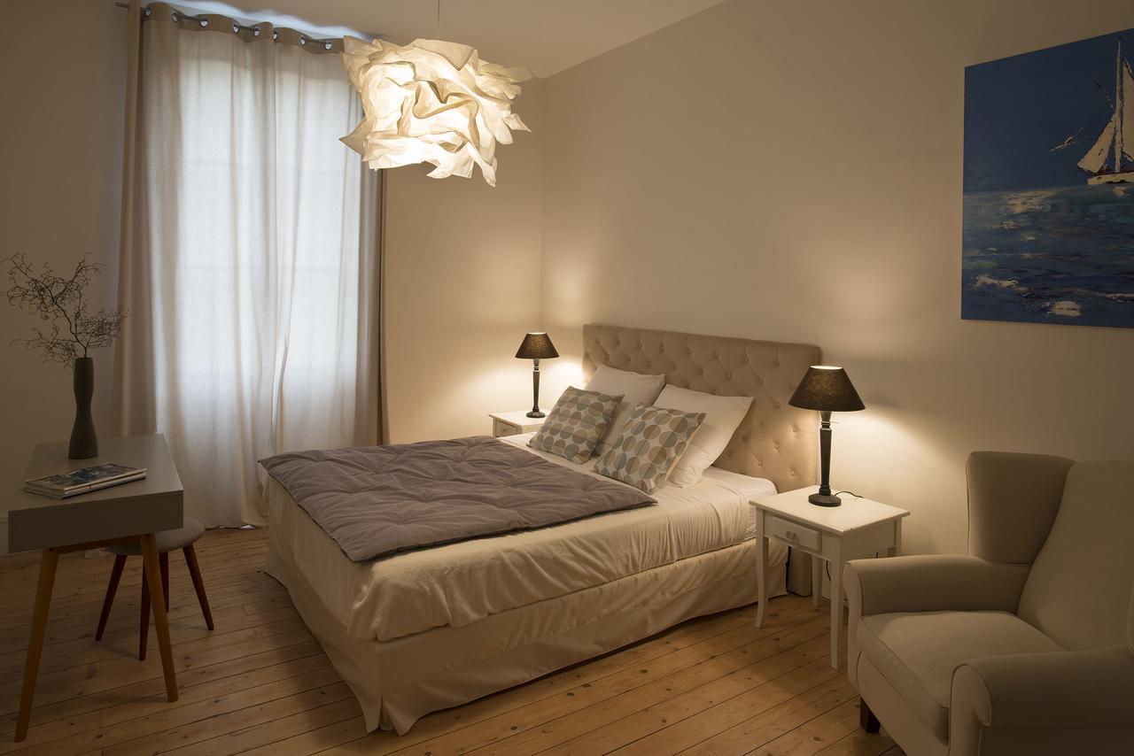 Le Cercle Chambres Climatisees Coligny 외부 사진